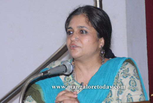 Teesta addresses students at Roshni Nilaya College of Social Work  1
